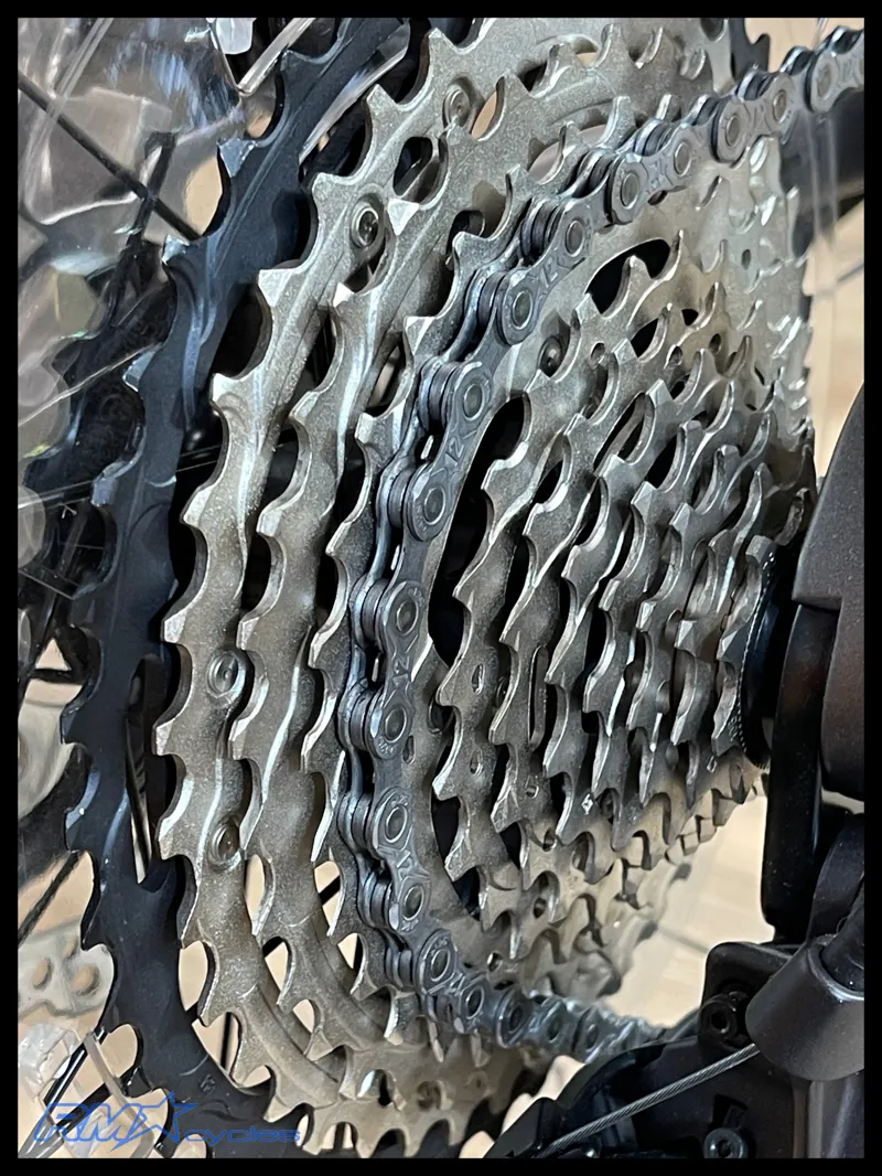 Giant Explore E+ 0 Pro Medium Metallic Brown 2021 Ex-Display but with brand new Motor-2