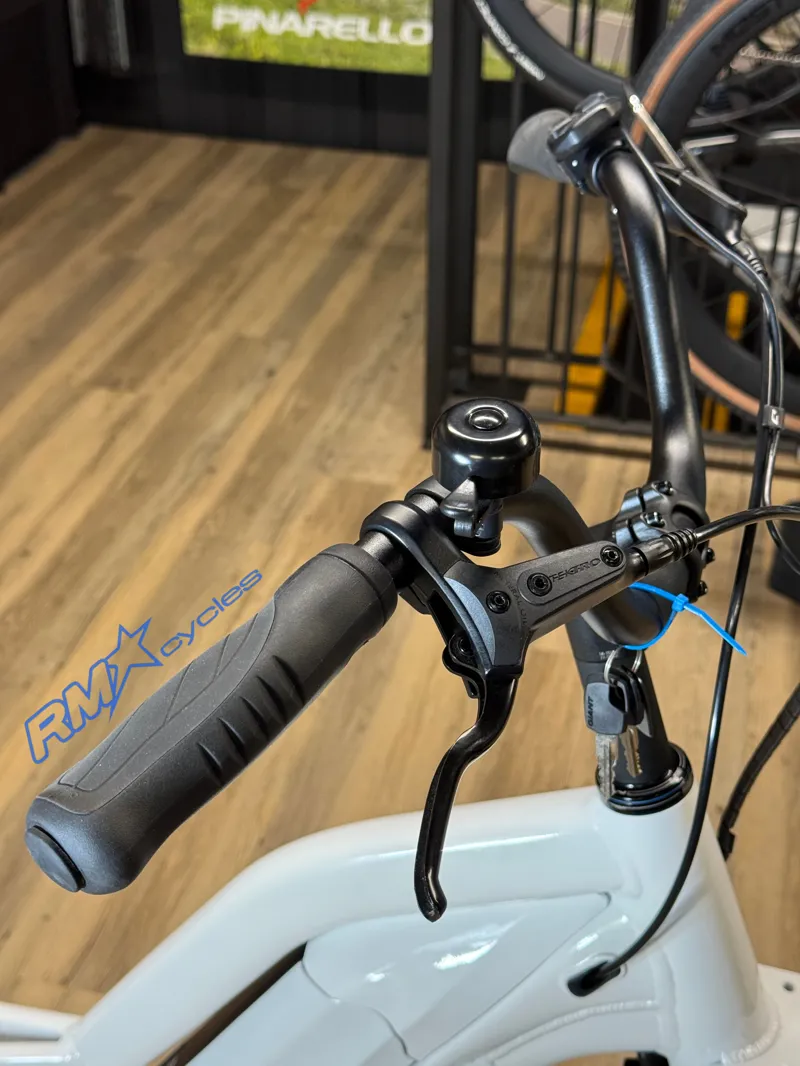 Momentum Delivery E+ One Size eCargo Bike Approved Used-2