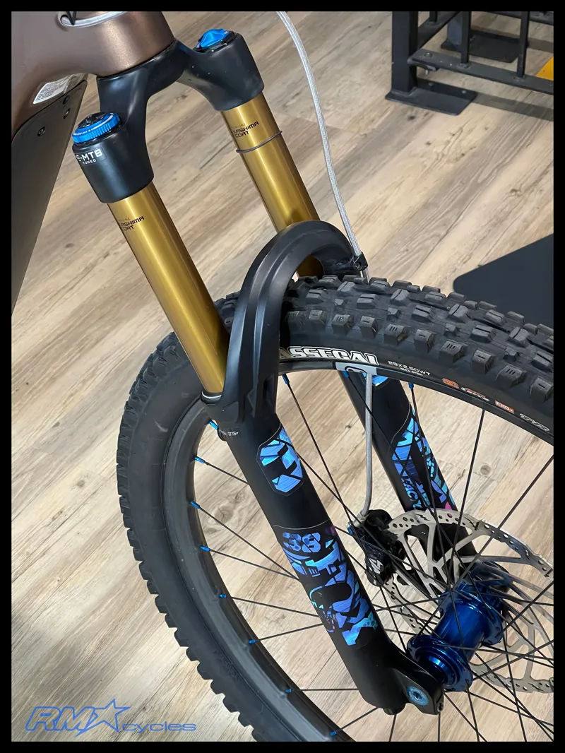 Santa Cruz Bullit 3 CC GX AXS Medium Super Deluxe Coil Reserve Exclusive Build Bronze 2021 Approved Used-9