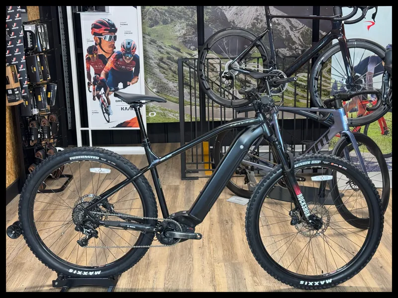 Whyte e-505 LARGE V1 Matt Black with Grey and Rose 2021 Approved Used