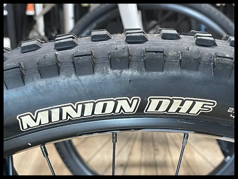 Cannondale Moterra neo carbon 1 Highlighter Medium 2022 Approved Used-7