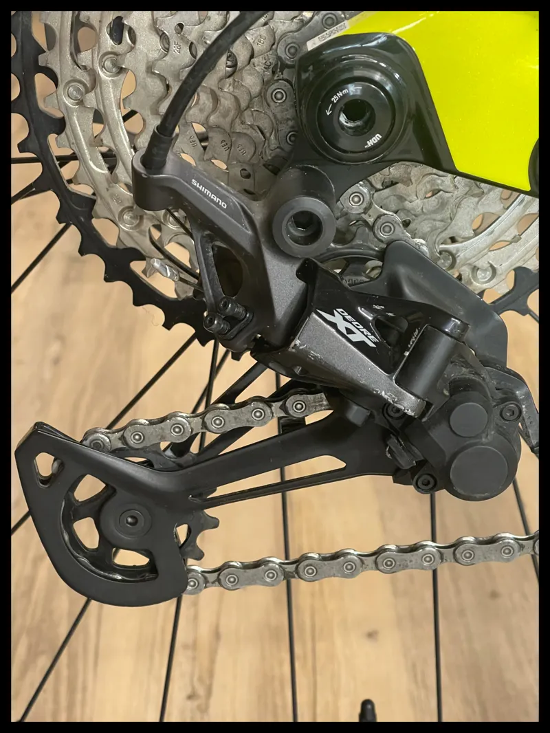 Cannondale Moterra neo carbon 1 Highlighter Medium 2022 Approved Used-3