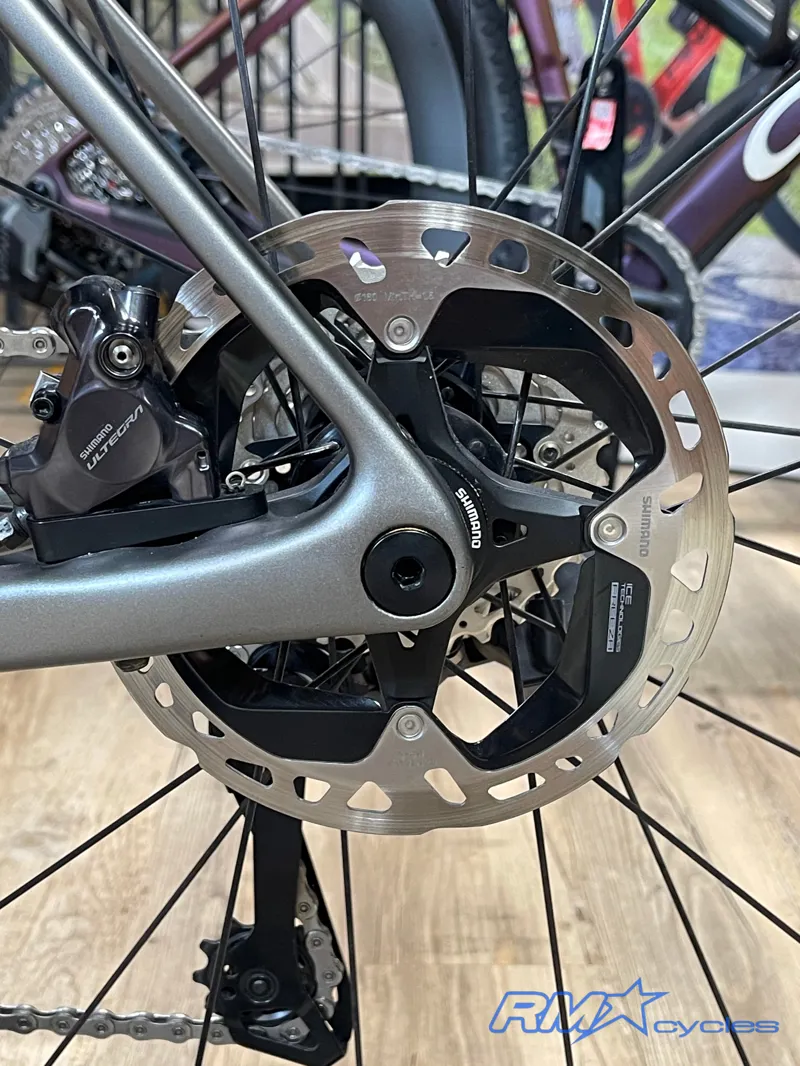 Enve Melee Road Bike Silver 56 FS 40 AR Bar 120 Stem 350 20 Post Ult 8100 Di2 172 50/34 11-34 FD45 WS Ex-demo-10