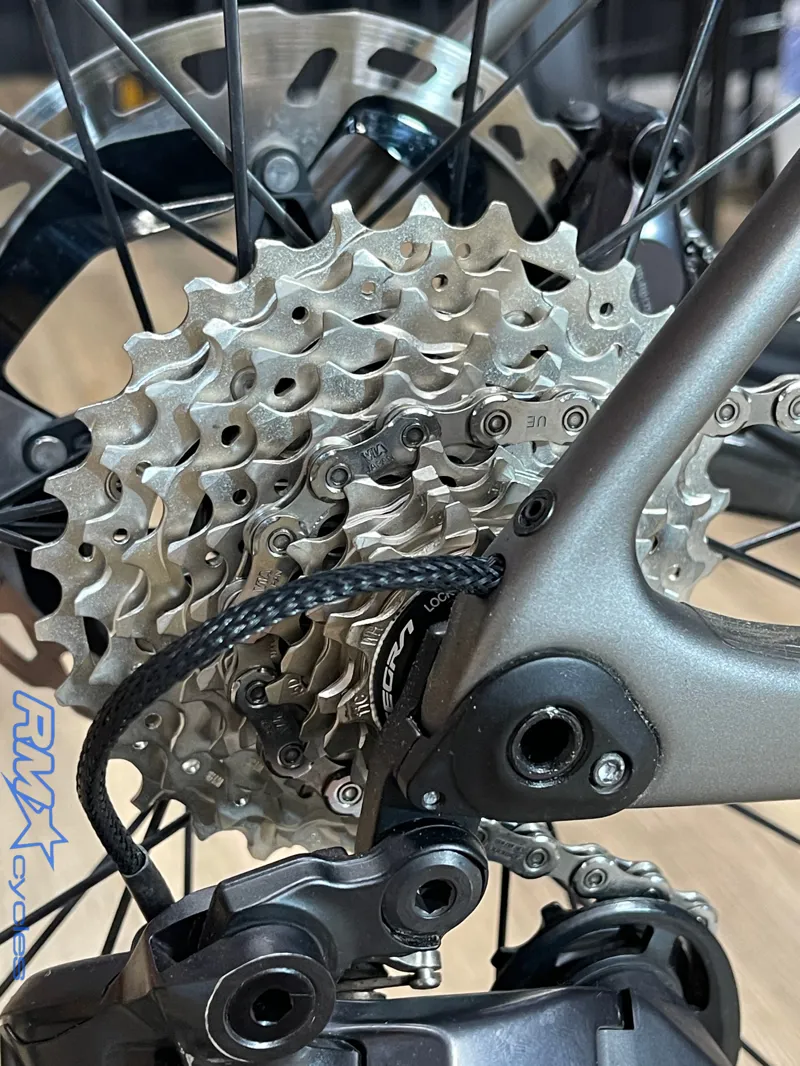 Enve Melee Road Bike Silver 56 FS 40 AR Bar 120 Stem 350 20 Post Ult 8100 Di2 172 50/34 11-34 FD45 WS Ex-demo-8
