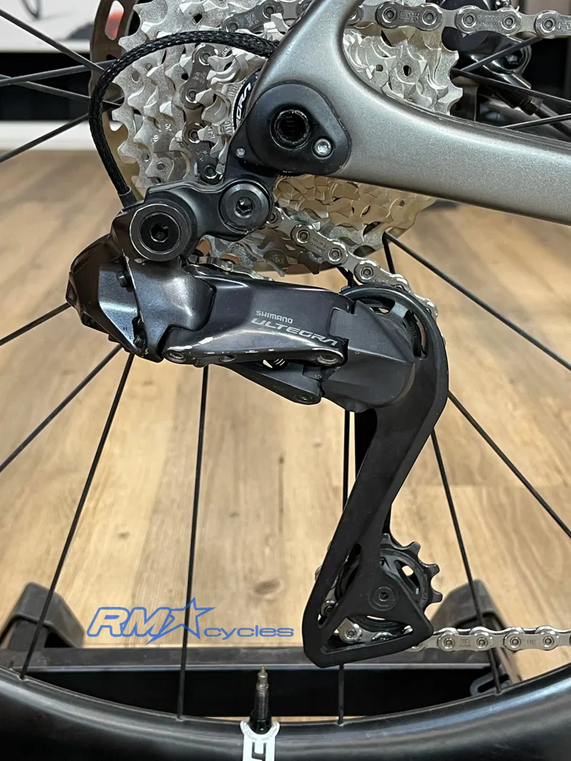 Enve Melee Road Bike Silver 56 FS 40 AR Bar 120 Stem 350 20 Post Ult 8100 Di2 172 50/34 11-34 FD45 WS Ex-demo-5