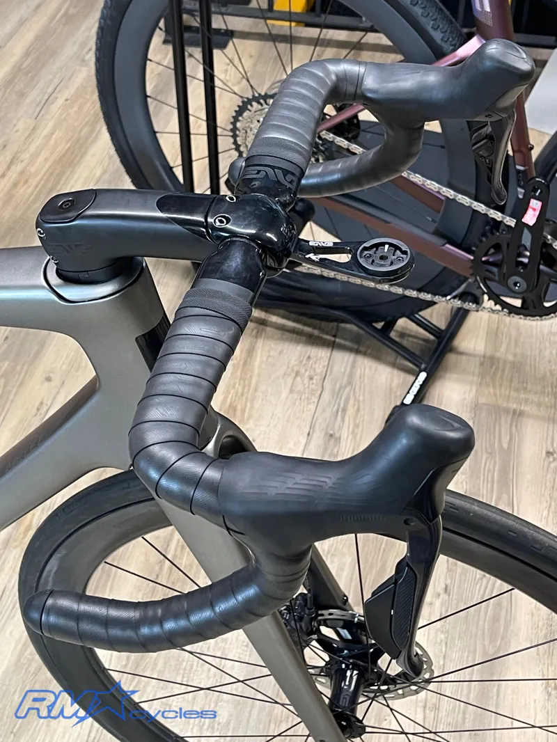 Enve Melee Road Bike Silver 56 FS 40 AR Bar 120 Stem 350 20 Post Ult 8100 Di2 172 50/34 11-34 FD45 WS Ex-demo-4