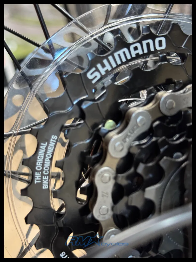 Giant Escape 3 Disc Medium Metallic Black 2022-3