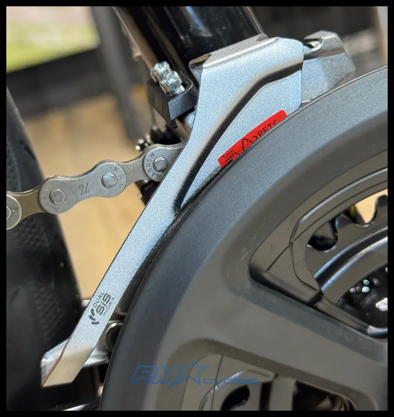 Giant Escape 3 Disc Medium Metallic Black 2022-5