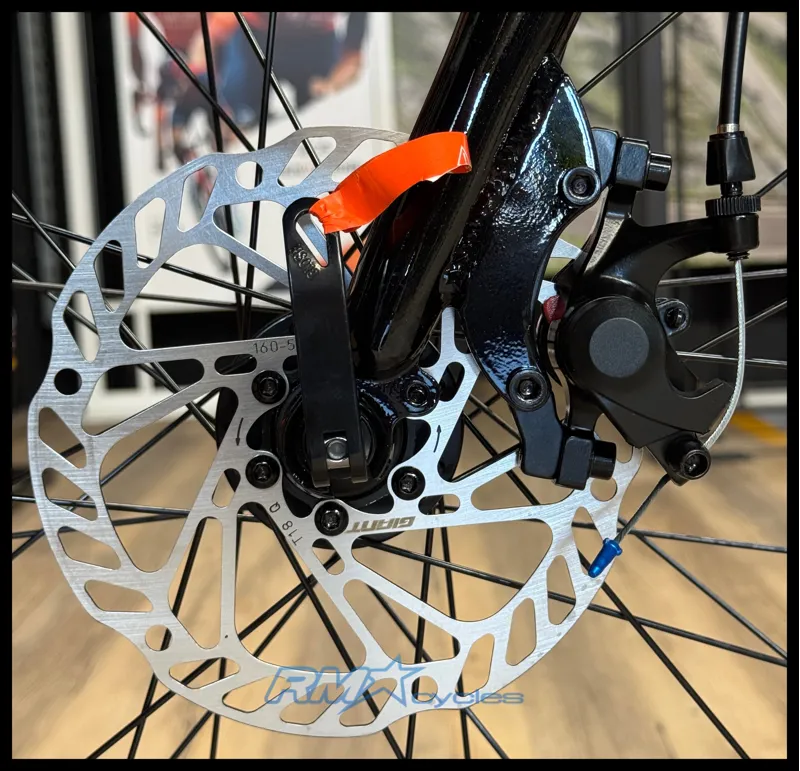 Giant Escape 3 Disc Medium Metallic Black 2022-7