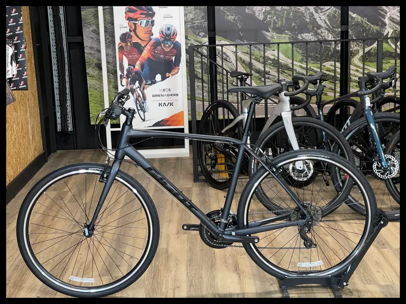 Giant Escape 3 Metallic Black Large 2022-1