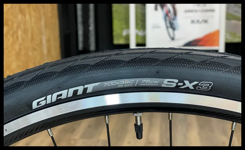 Giant Escape 3 Metallic Black Large 2022-2