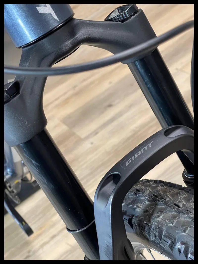 Giant Fathom 1 Knight Shield Small 2022 Ex-Display-4