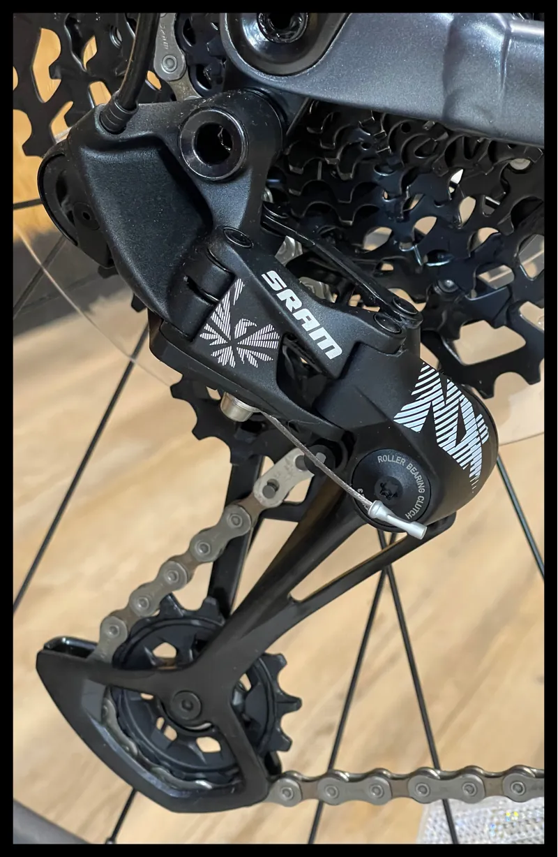 Giant Fathom 1 Knight Shield Small 2022 Ex-Display-6