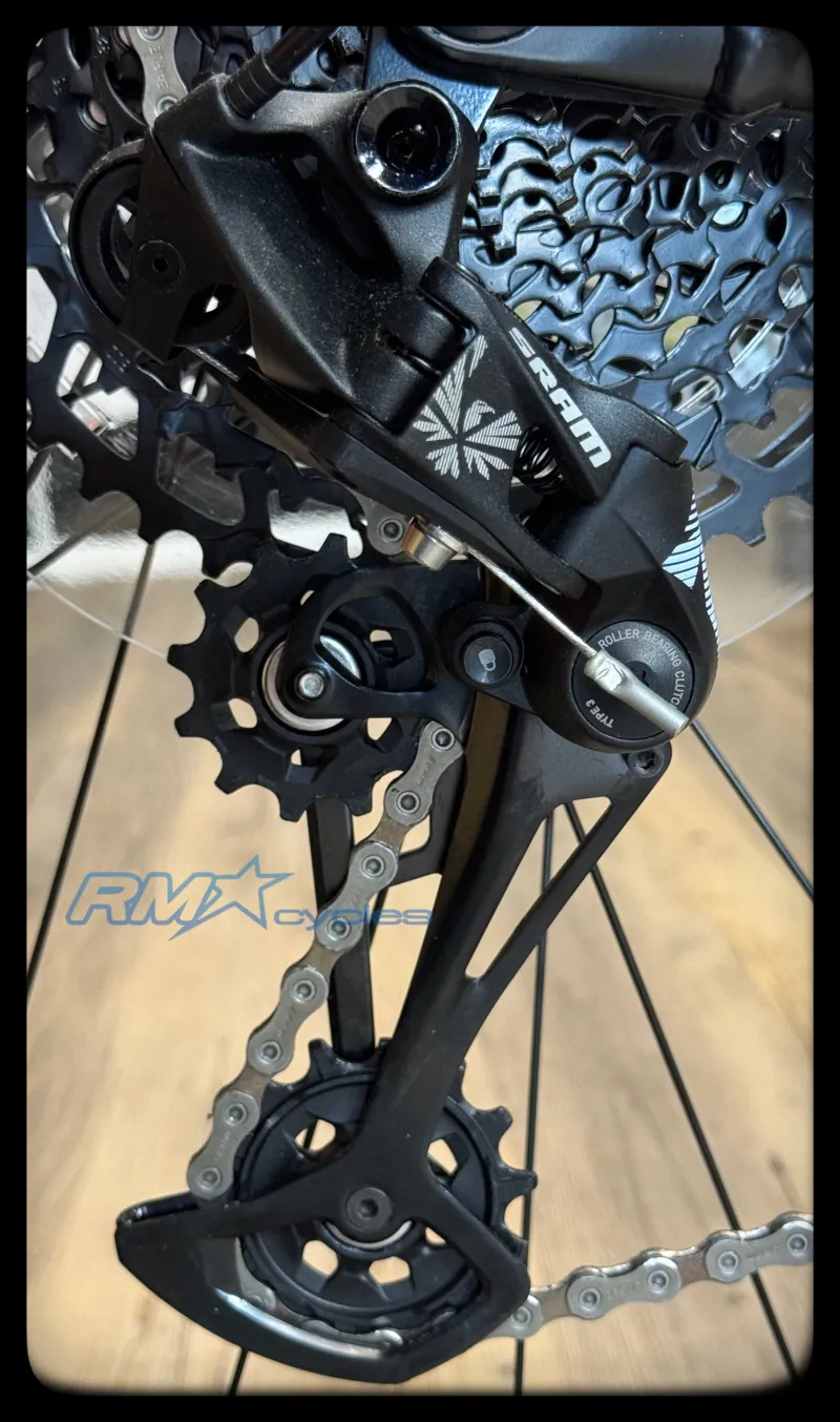 Giant Fathom 29 1 2022  Black Medium-5