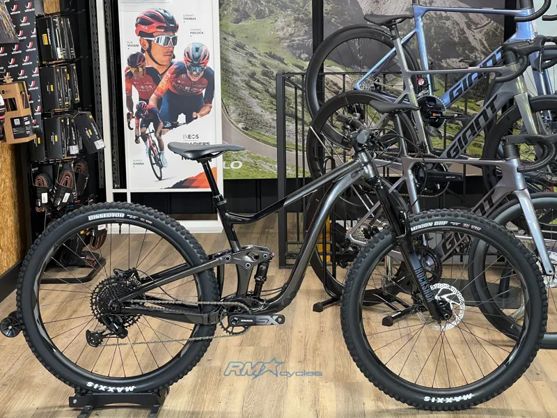 Giant Trance X 29 2 Metallic Black