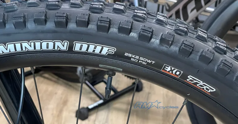 Giant Trance X 29 2 Metallic Black-13