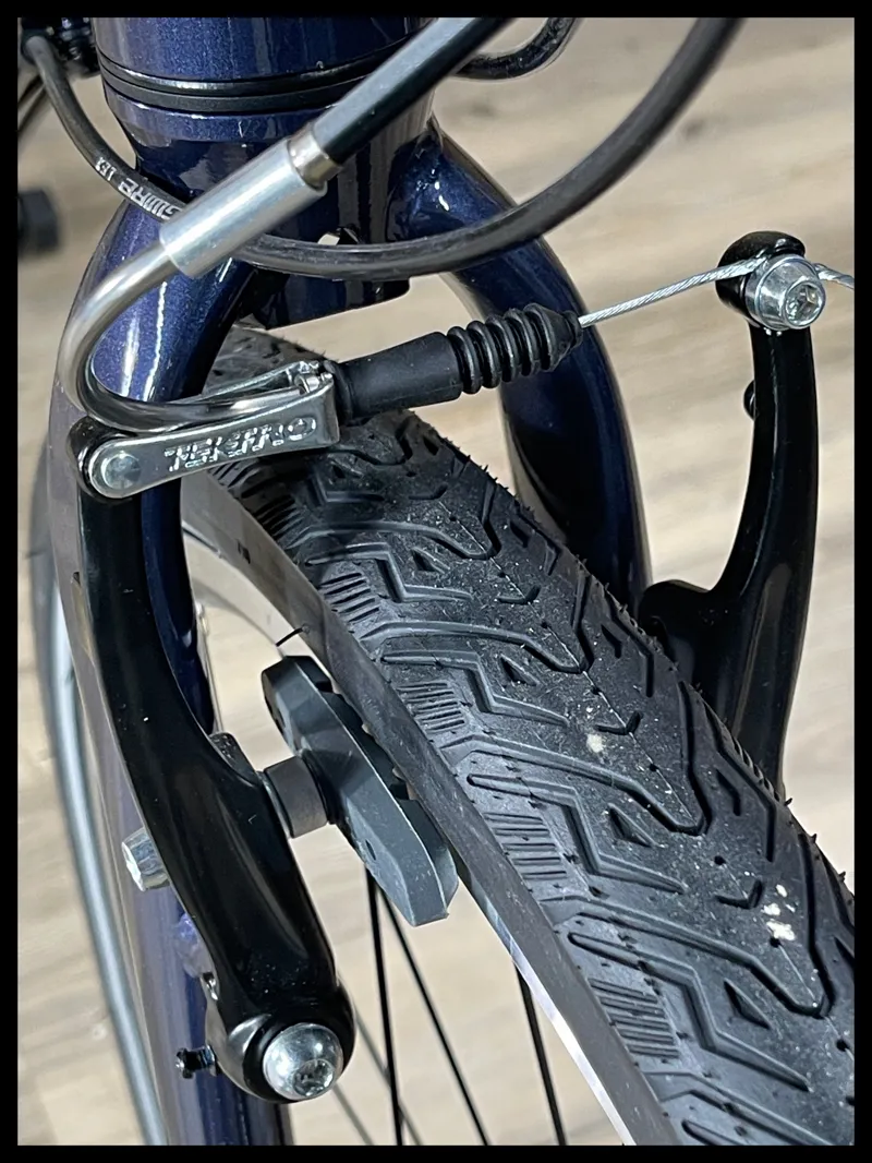 2022 Liv Alight 3 Womens Hybrid Bike in Milky Way-8