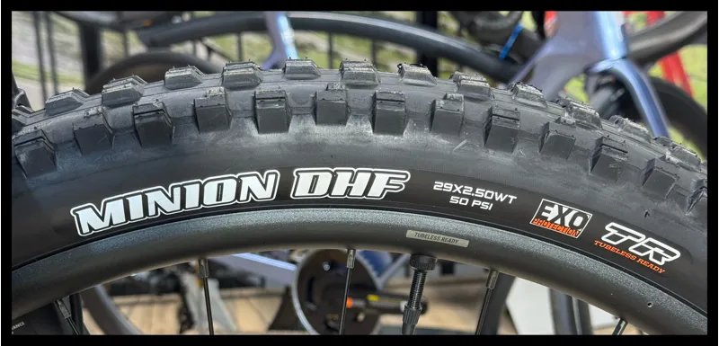 Liv Embolden 29 2 Small Cold Night 2022-10