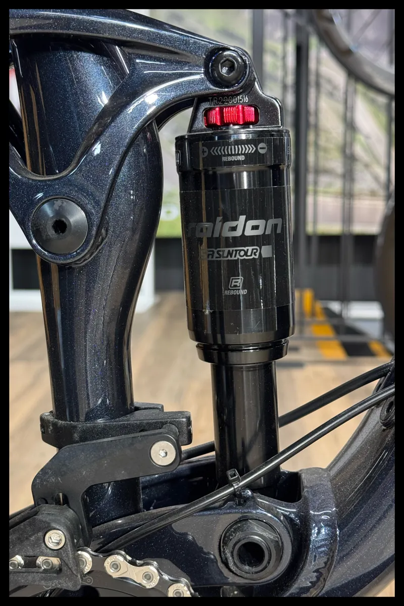 Liv Embolden 29 2 Small Cold Night 2022-6