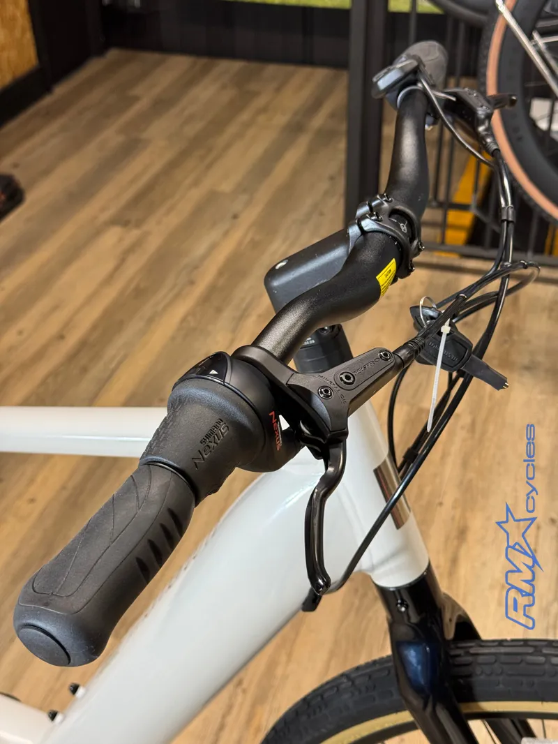 Momentum Transend E+ GTS Large Luna Ink 2022 eCity Bike-3