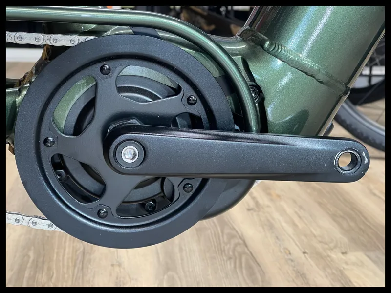 Momentum Vida E + Mid-Step Medium Metallic Green 2022 Ex-Display-3