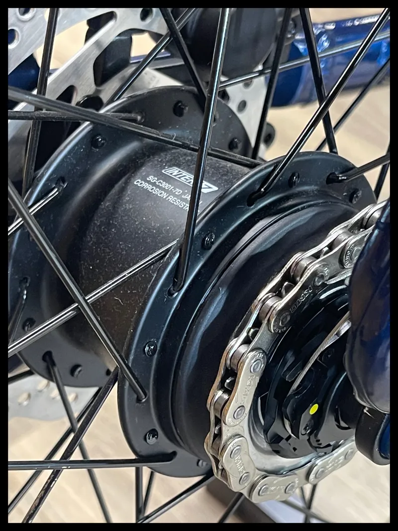 Momentum Vida E+  Medium Metallica Blue 2022 Ex Display-2