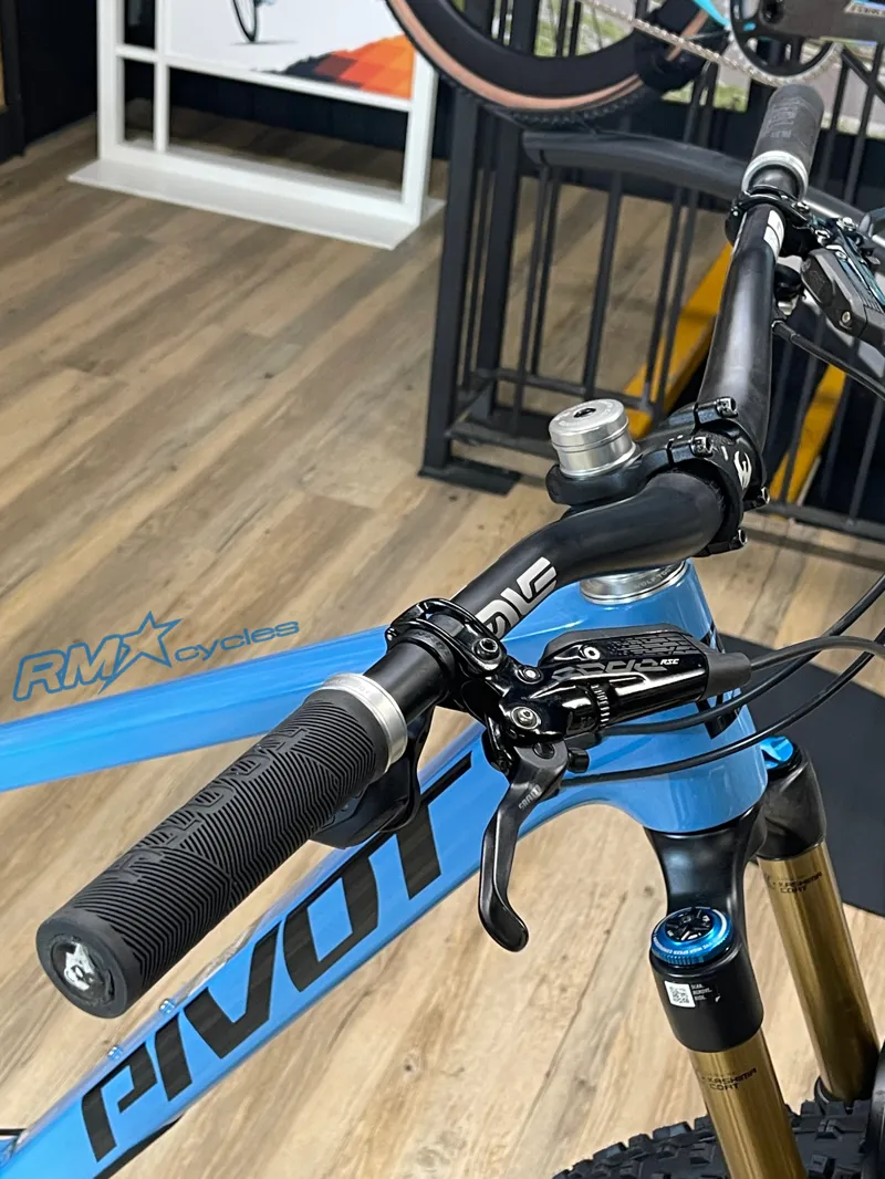 Pivot Switchblade V6 29 Pro X0 AXS Large Blue Neptune Ex-demo-3