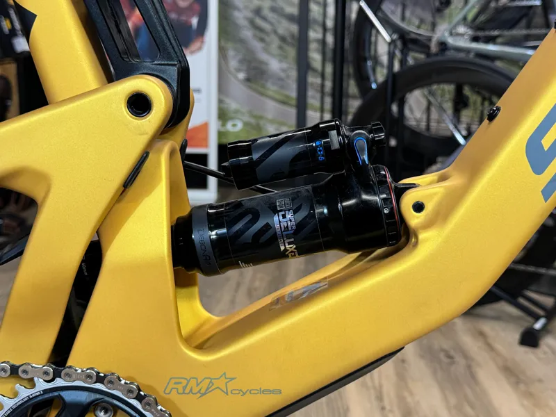 2022 Santa Cruz Bronson 4 CC XL Mens Carbon MTB in Gold-7