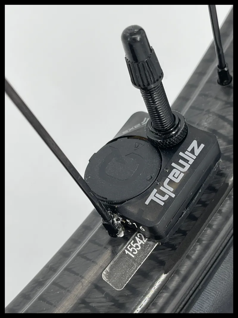 Zipp 3Zero Moto Carbon Mullet Wheelset XD FH 6 Bolt inc Tyrewhizz-5