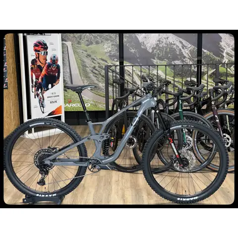 gt bicycles mountain bike Sensor Carbon Elite Trail GT Avalanche Comp GT Bicycles