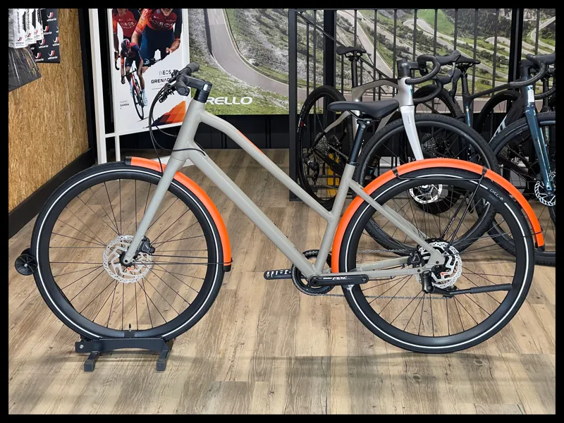 BMC 257 Urbanchallenge AL TWO ST Apex 1 Medium Powder Sand 2023-1