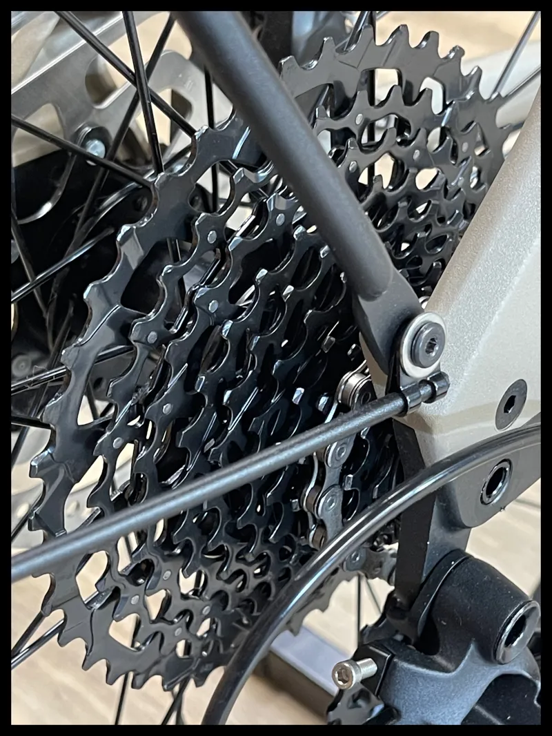 BMC 257 Urbanchallenge AL TWO ST Apex 1 Medium Powder Sand 2023-2