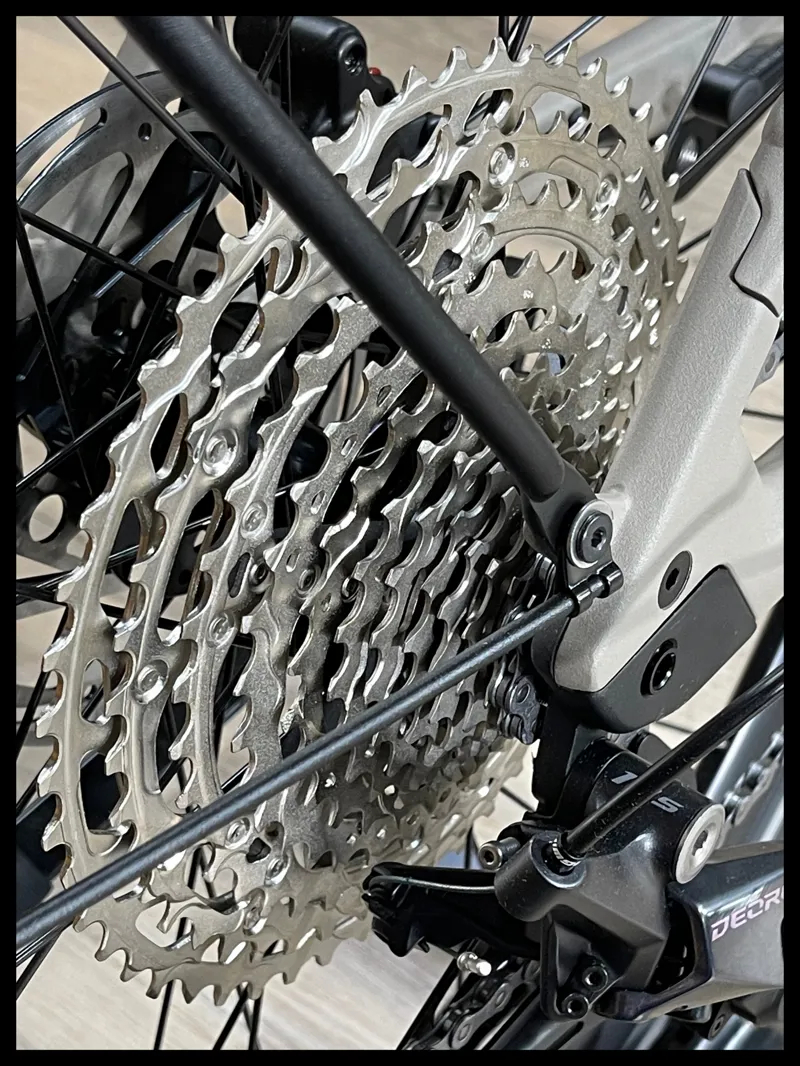 BMC 257 Urbanchallenge AMP AL TWO Deore Performance CX Large Powder Sand 2023-2