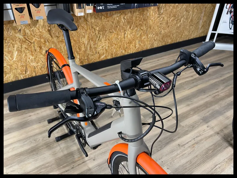 BMC 257 Urbanchallenge AMP AL TWO Deore Performance CX Large Powder Sand 2023-6