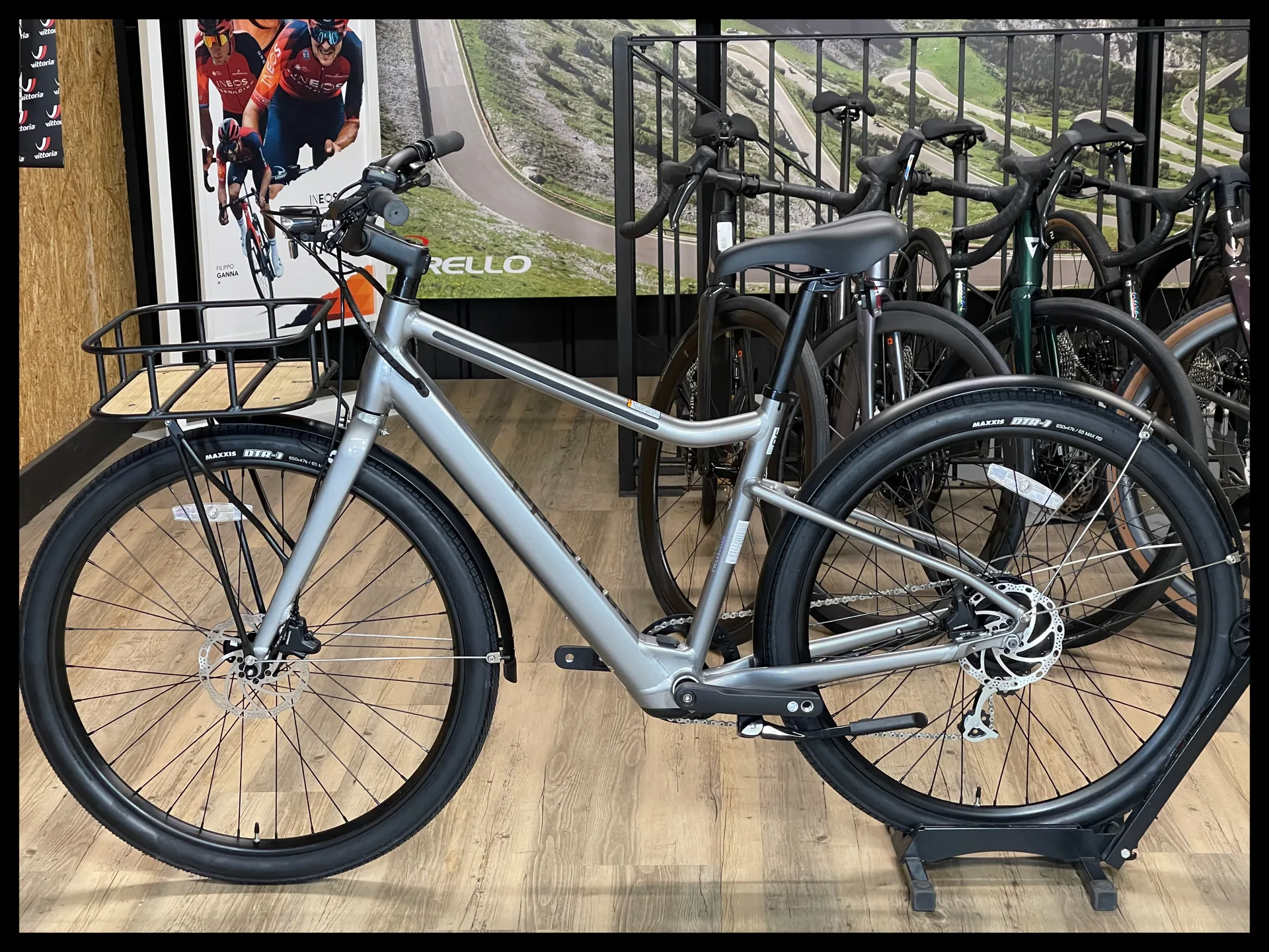 2023 Cannondale Treadwell Neo EQ Unisex ebike in Grey