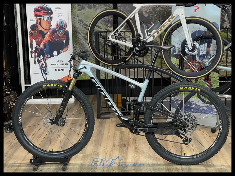 Giant Anthem Pro 1 Large Supernova 2023 Approved Used-1