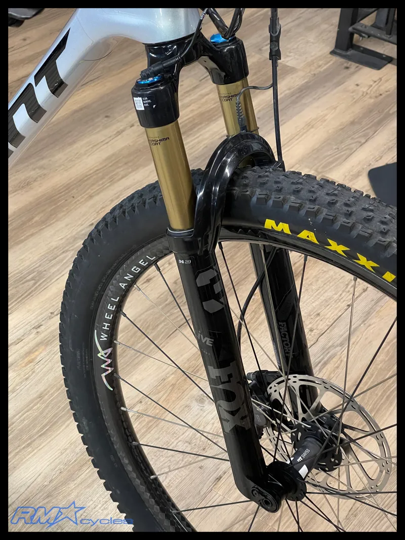 Giant Anthem Pro 1 Large Supernova 2023 Approved Used-8