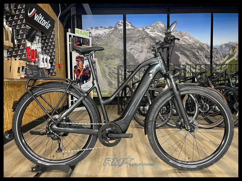 Giant Explore E+ 2  Stagger Medium Gunmetal Black 2023 Ex-Display 