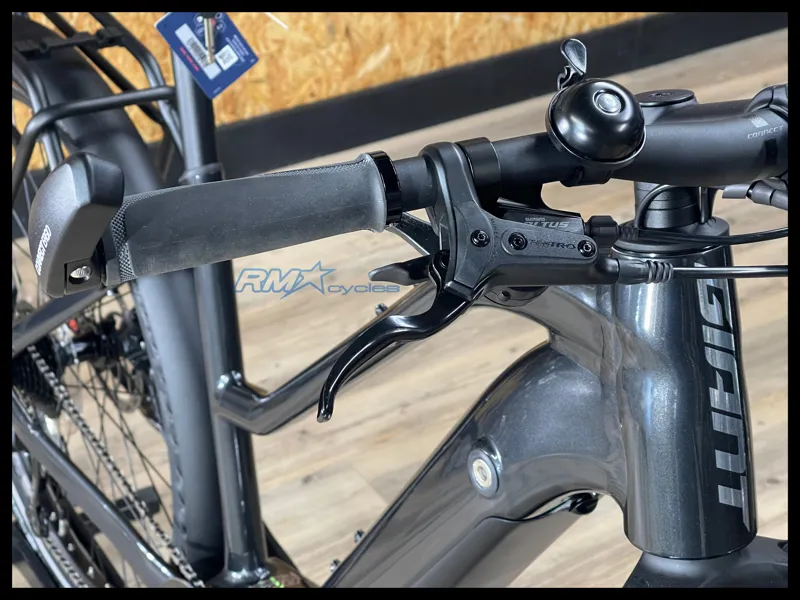 Giant Explore E+ 2  Stagger Medium Gunmetal Black 2023 Ex-Display -2