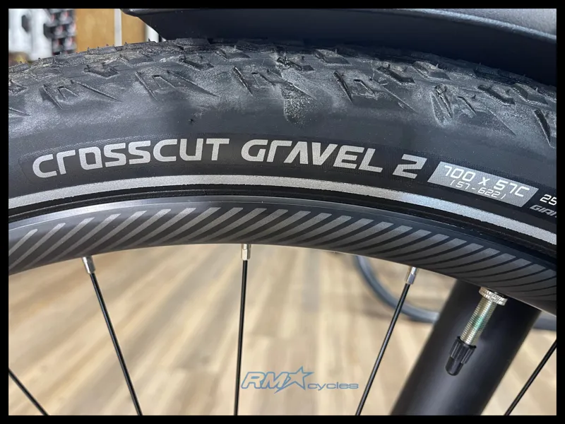 Giant Explore E+ 2  Stagger Medium Gunmetal Black 2023 Ex-Display -9