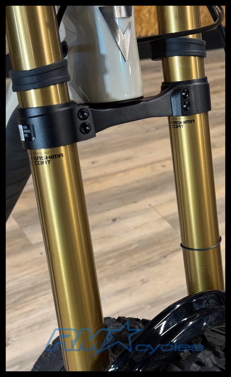 Giant Glory Advanced M/L Gloss Shoreline 2023-9