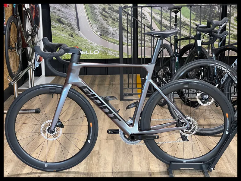 Giant Propel Advanced 1 Orion Nebula M-Large 2023 Approved Used-1