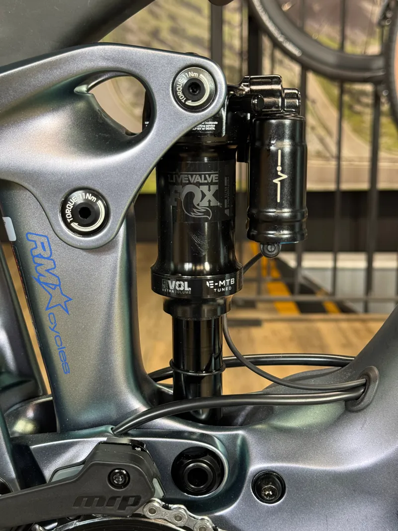 Giant Trance X Advanced E+ 1 eMTB Airglow XL-4