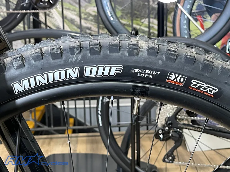 Giant Trance X Advanced E+ Elite 1 25km/h M Blue Dragon Fly Ex-display -11