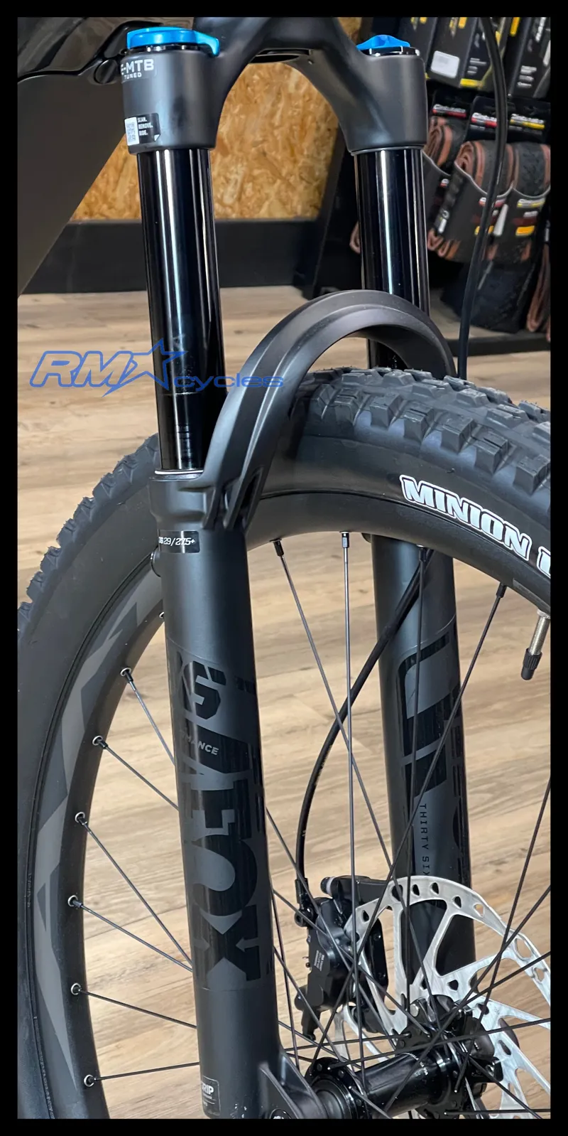 Giant Trance X Advanced E+ 2 Carbon Smoke 2023-5