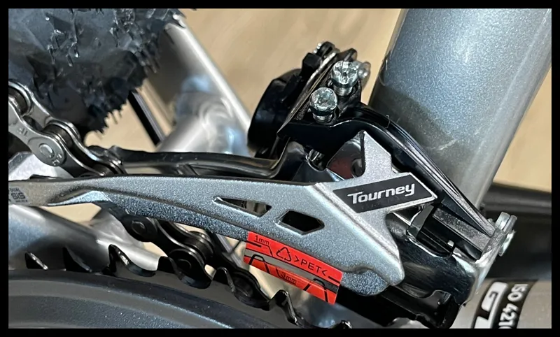 GT Aggressor Expert 29 Mountain Bike Silver 2023 Small-8