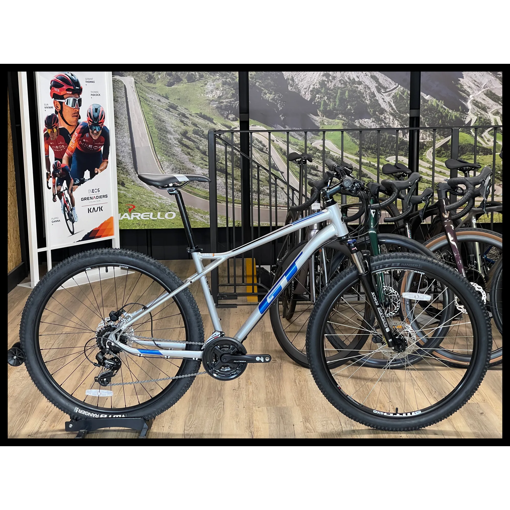gt bicycle accessories Power Series Alloy BMX Crank 22 Hardware The entirety of the tube is made up of a lightweight butyl rubber Piece Gt Bicycle Grips Gt