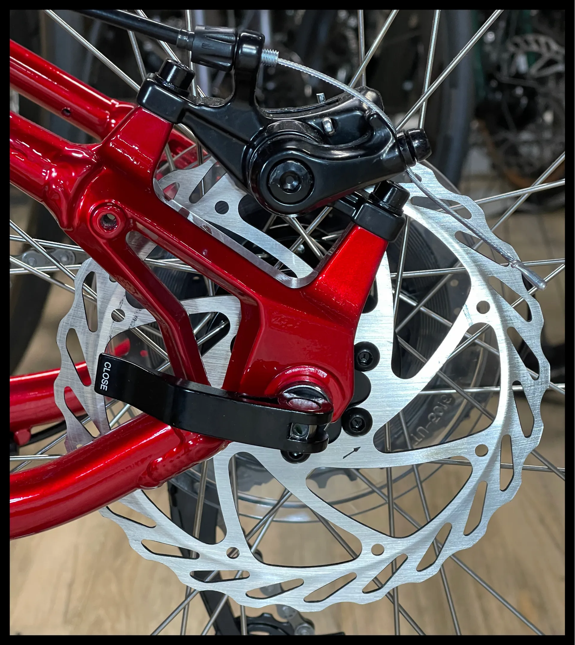 2023 GT Aggressor Sport Mens Alloy MTB in Red