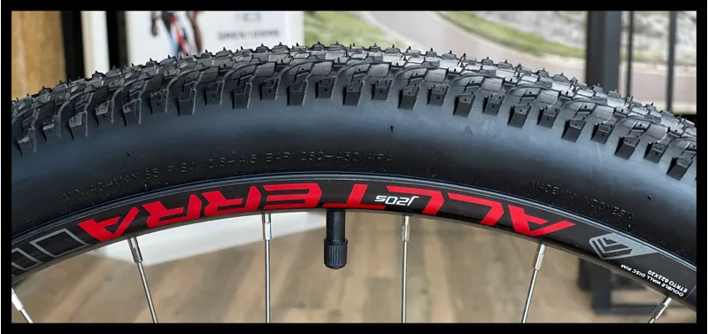 GT Aggressor Sport Small Red 2023-10