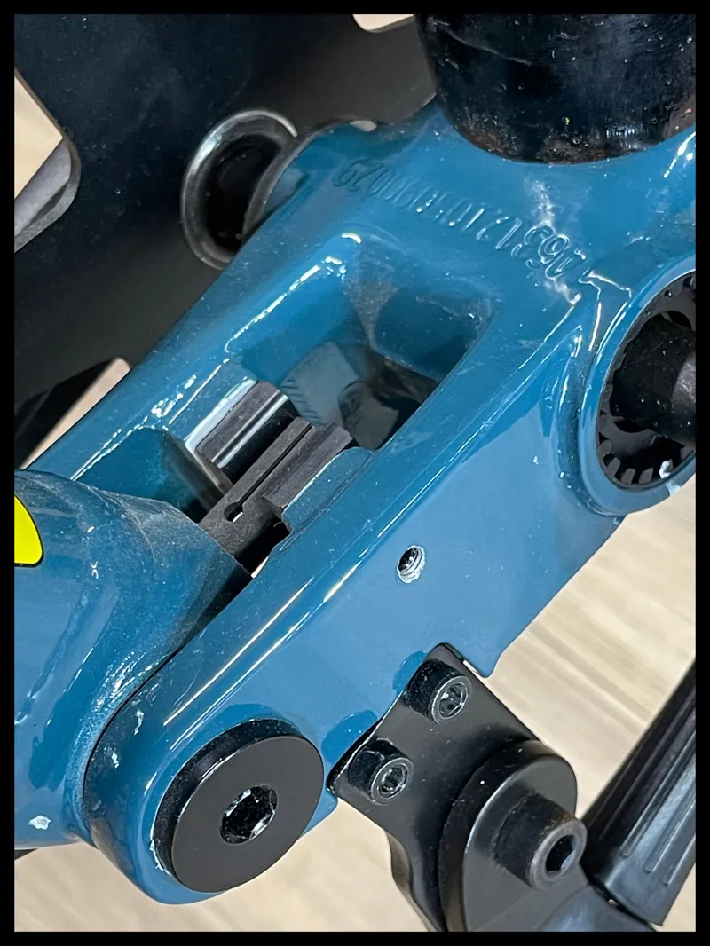 Momentum Halfway Folding Bike 16 inch in Olive Green 2023-6